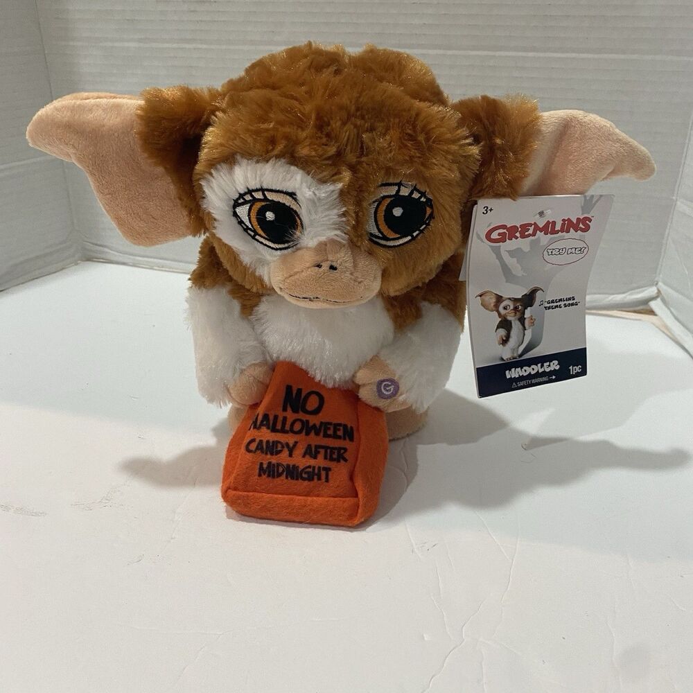 Gremlins Gizmo Halloween W/Trick Or Treat Bag Walking Shuffling Themesong 9” NWT